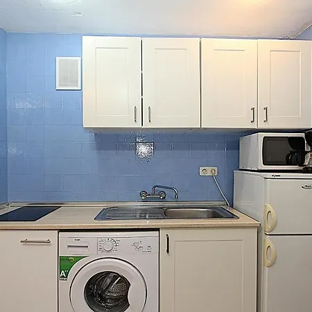 Apartament Bond