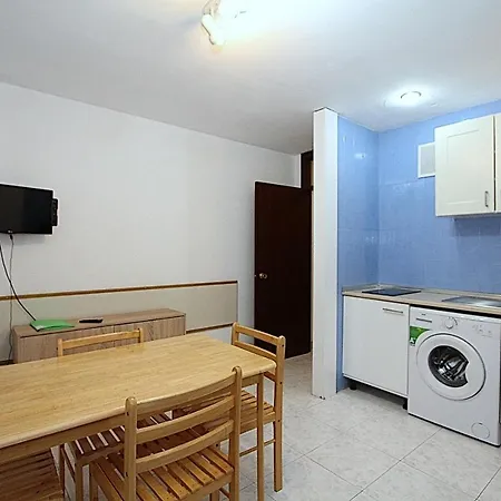 Apartament Bond